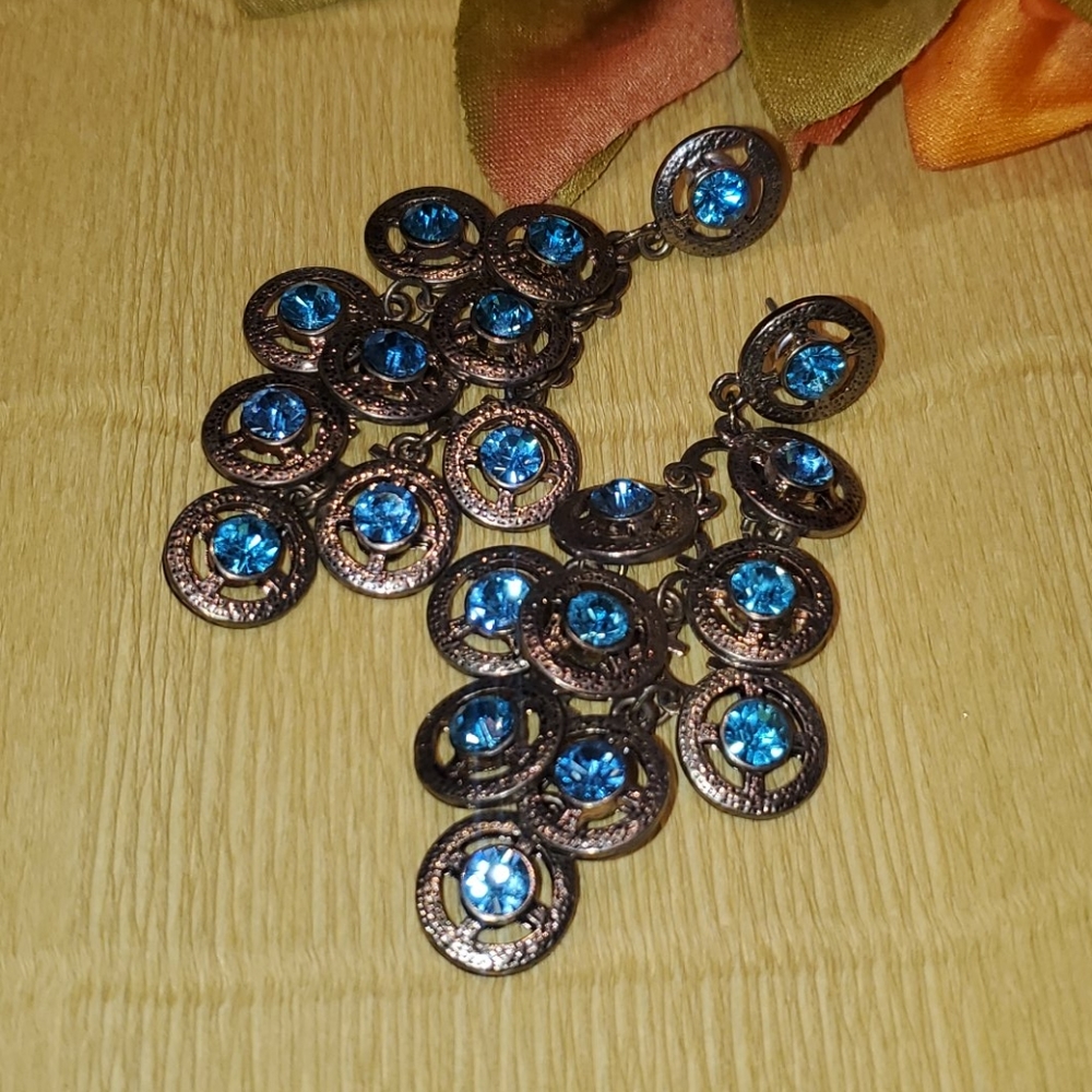 Dangle earrings